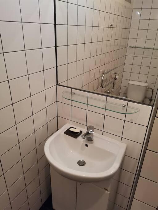 Cozy Studio In The City Centre Near Train Station Bratislava Buitenkant foto