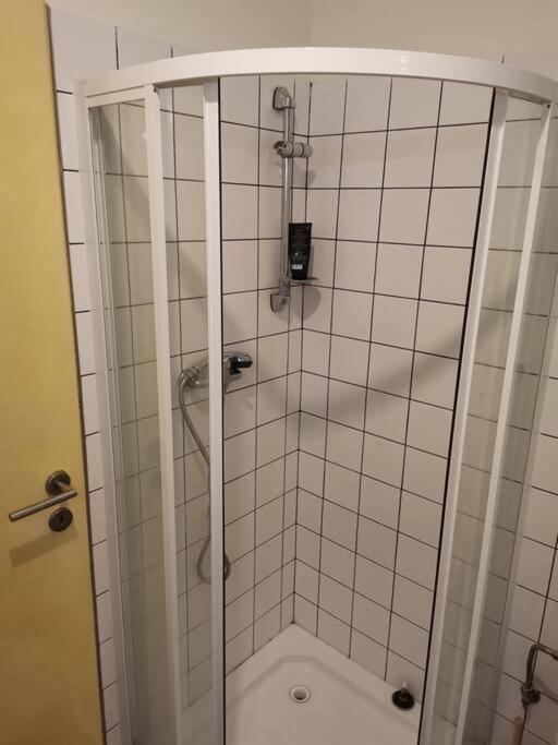 Cozy Studio In The City Centre Near Train Station Bratislava Buitenkant foto